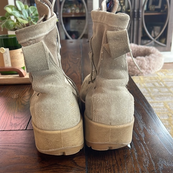 Wellco Suede Army Boots - Picture 2 of 3
